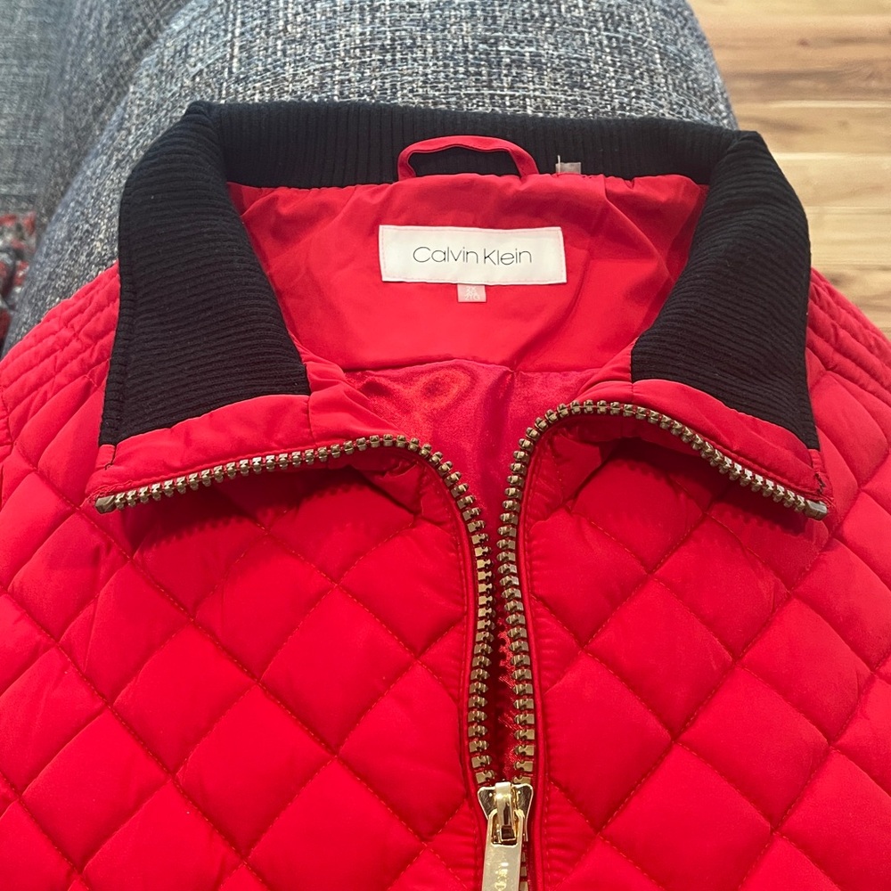 Calvin Klein Women's Red and Black Quilted Vest with an inside zippered pocket. - Picture 7 of 7